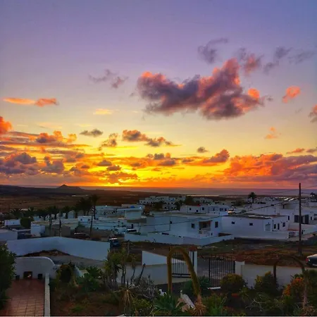 Oasis Surf House Finca Daire *